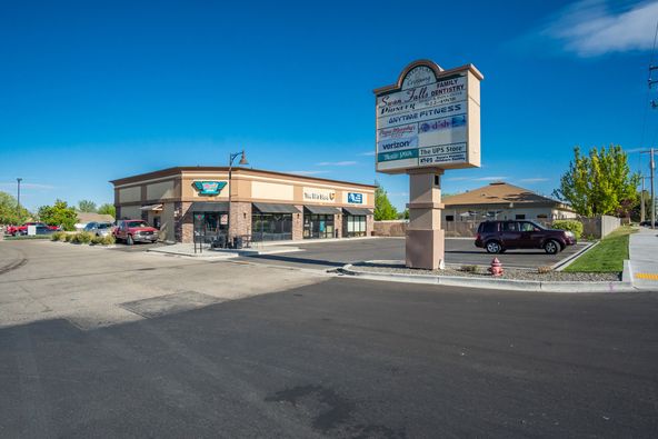 Deer Flat Crossing: 1579 N Linder Rd, Kuna, ID 83634